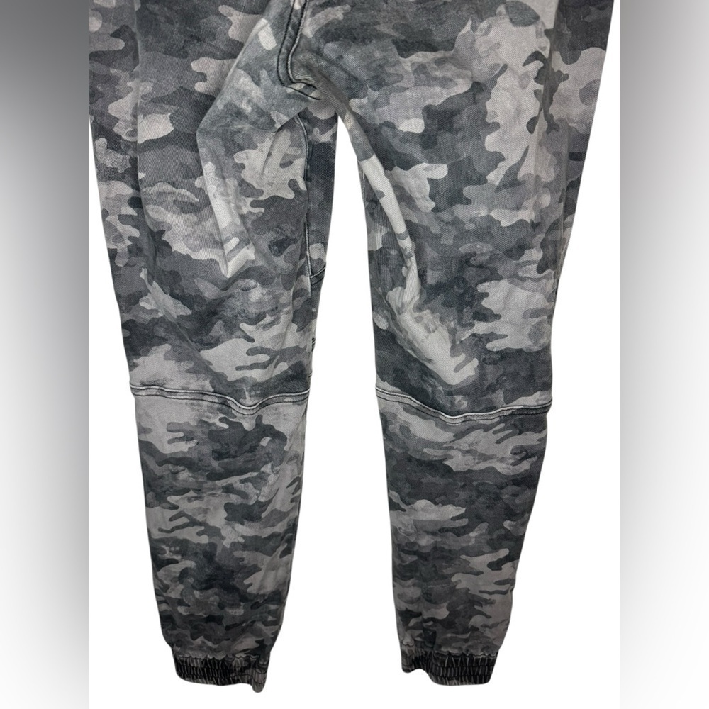 Spanx Stretch Twill Camo Joggers Size L - Picture 9 of 10